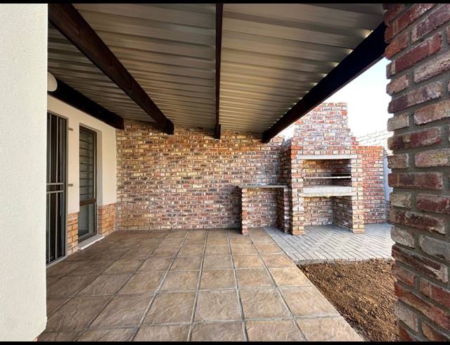 3 BEDROOM SECTIONAL TITLE FOR SALE IN WATERVAL EAST